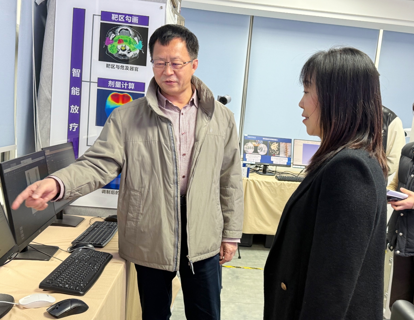 嘉賓來訪丨邛崍市衛(wèi)健局黨組書記張麗蒞臨愛迦，同話智能醫(yī)學賦能區(qū)域醫(yī)療新篇章